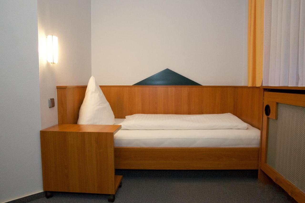 Svg Hotel Diversi Лудвигсхафен ам Рейн Екстериор снимка